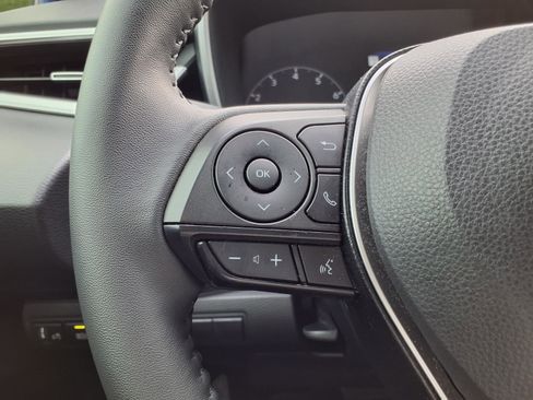 Certified 2025 Toyota Corolla SE FWD image 19