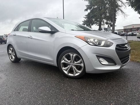 Used 2013 Hyundai Elantra GT w/ Style Pkg FWD image 2