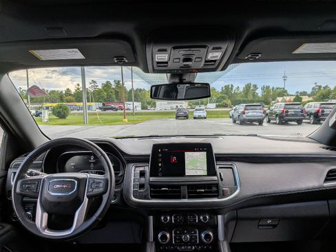 Used 2022 GMC Yukon XL SLT w/ SLT Premium Package AWD/4WD image 25