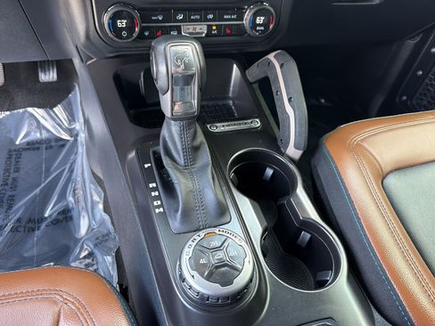 Used 2024 Ford Bronco Outer Banks AWD/4WD image 15