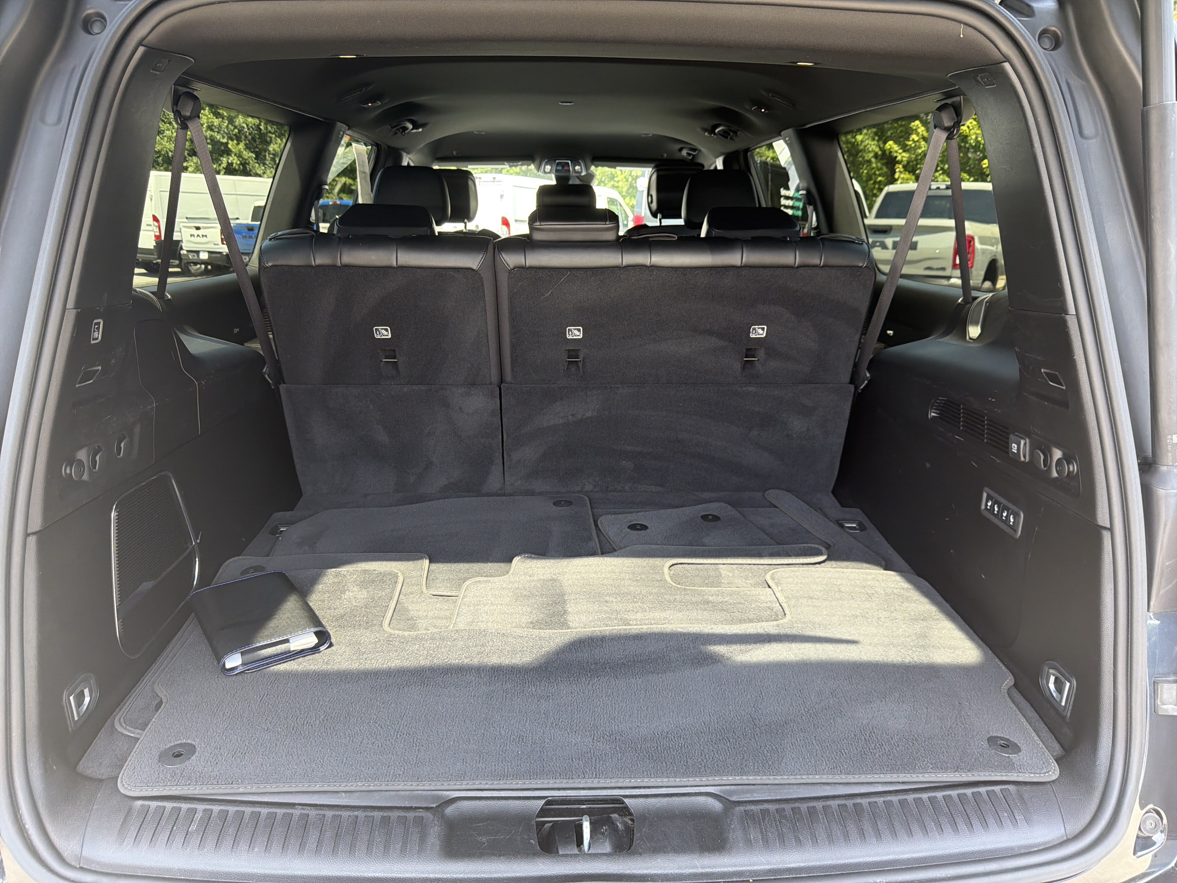 Used 2024 Jeep Wagoneer L Series III w/ Flexible Seating Group AWD/4WD image 22