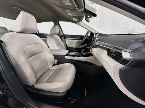 Used 2023 Nissan Altima 2.5 SV AWD/4WD image 29
