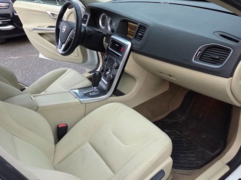 Used 2012 Volvo S60 T5 image 41