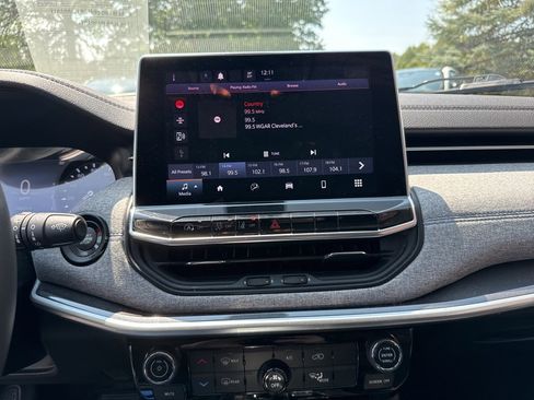 Used 2022 Jeep Compass Latitude image 36