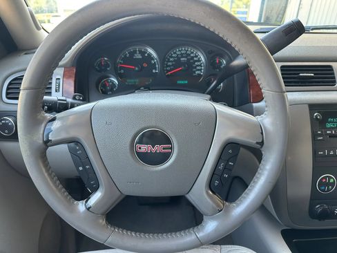 Used 2009 GMC Yukon XL SLT w/ Preferred Package AWD/4WD image 14