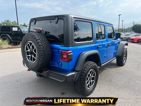 Used 2024 Jeep Wrangler Unlimited Rubicon w/ Convenience Group AWD/4WD image 8