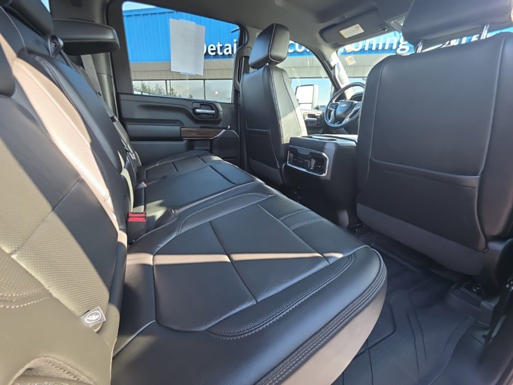 Used 2022 Chevrolet Silverado 3500 High Country AWD/4WD image 18