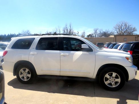 Used 2011 Toyota Sequoia SR5 image 4