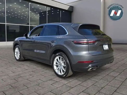 Used 2022 Porsche Cayenne Platinum Edition image 3