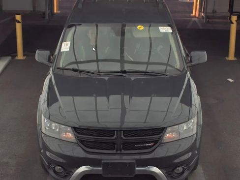 Used 2018 Dodge Journey Crossroad AWD/4WD image 2