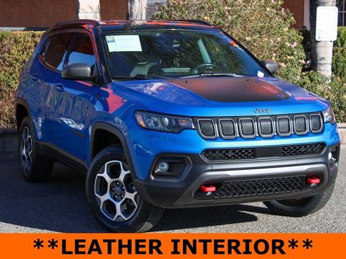 Used 2022 Jeep Compass Trailhawk w/ Trailhawk Convenience Group AWD/4WD image 2