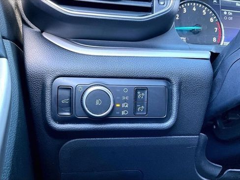 Used 2023 Ford Explorer XLT w/ Equipment Group 202A AWD/4WD image 16