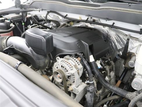 Used 2018 Chevrolet Silverado 2500 LT w/ Custom Sport Edition image 38