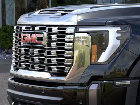 New 2025 GMC Sierra 2500 Denali w/ Denali Reserve Package image 13