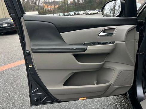 Used 2016 Honda Odyssey SE image 9