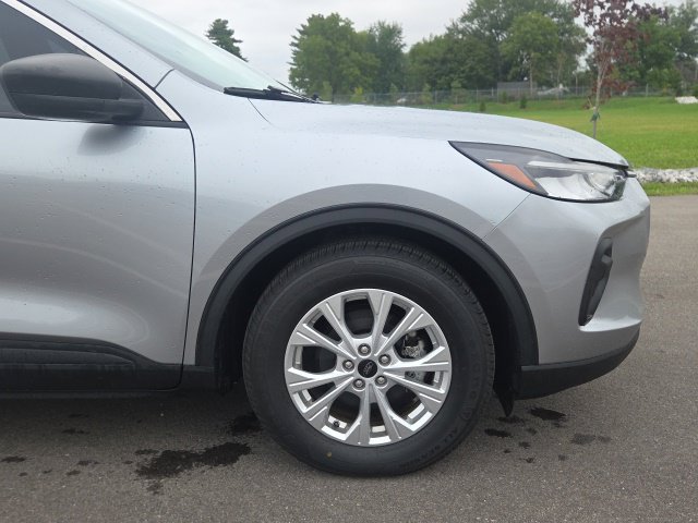 Used 2023 Ford Escape Active w/ Cold Weather Package FWD image 4