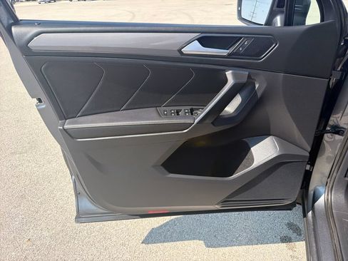 Certified 2023 Volkswagen Tiguan SE FWD image 9