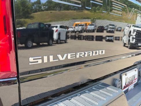 Used 2021 Chevrolet Silverado 2500 Custom w/ Custom Convenience Package AWD/4WD image 16