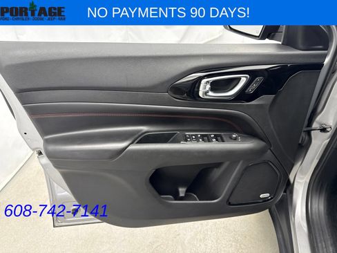 Used 2022 Jeep Compass Trailhawk w/ Trailhawk Elite Group AWD/4WD image 12