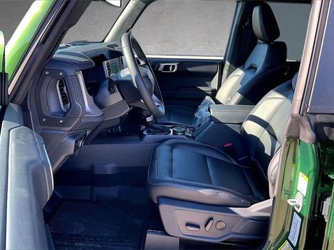 New 2025 Ford Bronco Outer Banks w/ Sasquatch Package image 8