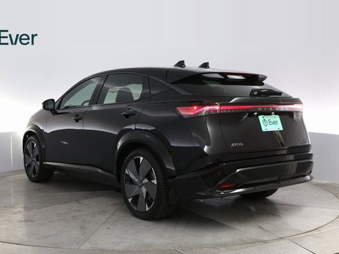 Used 2024 Nissan Ariya AWD image 14