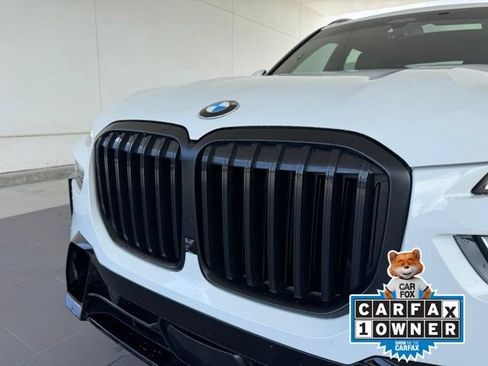Used 2023 BMW X7 xDrive40i w/ M Sport Package AWD/4WD image 2