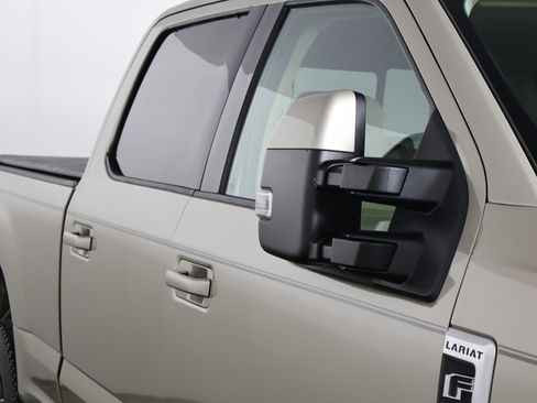 Used 2017 Ford F250 Lariat w/ Lariat Value Package image 16