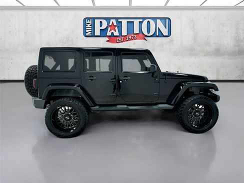 Used 2013 Jeep Wrangler Unlimited Sahara w/ Connectivity Group AWD/4WD image 8