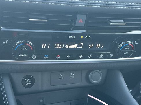 New 2026 Nissan Rogue Platinum w/ Tech Package AWD/4WD image 25