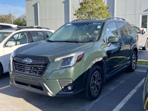 Used 2024 Subaru Forester Premium image 2