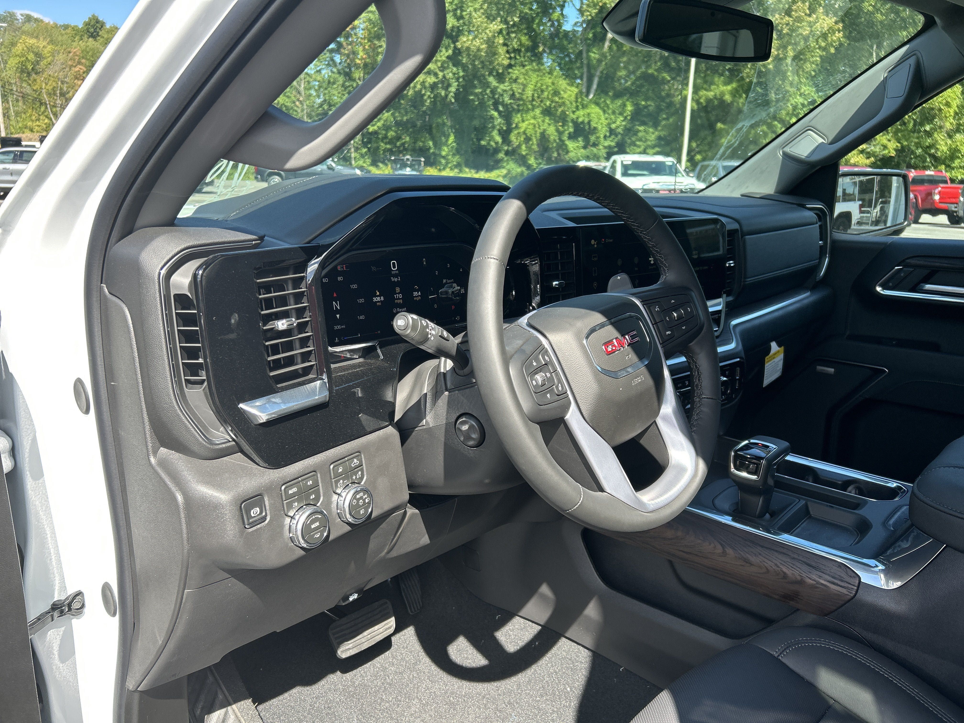 New 2026 GMC Sierra 1500 SLT w/ SLT Premium Plus Package AWD/4WD image 19