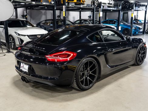 Used 2016 Porsche Cayman image 7