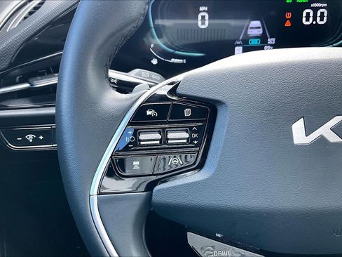 Used 2024 Kia Niro EX FWD image 29