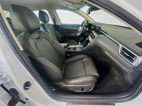 Certified 2026 Genesis G70 2.5T RWD image 28