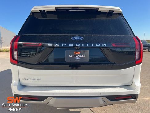 New 2025 Ford Expedition Platinum w/ Driver's Package image 7