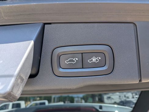 Used 2018 Volvo XC60 T6 Momentum w/ Convenience Package AWD/4WD image 35