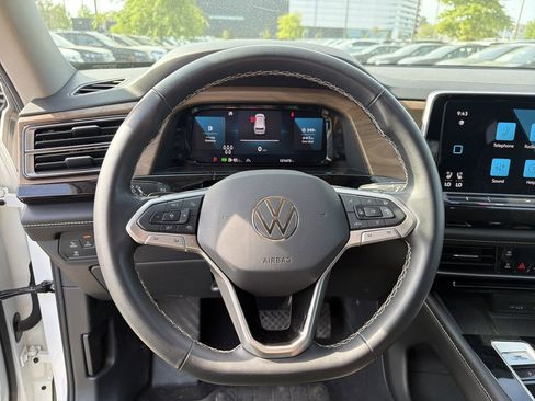 Used 2024 Volkswagen Atlas SE image 19