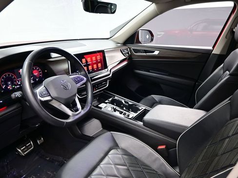 Used 2024 Volkswagen Atlas SEL Premium R-Line image 8