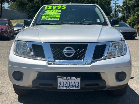 Used 2018 Nissan Frontier SV RWD image 2