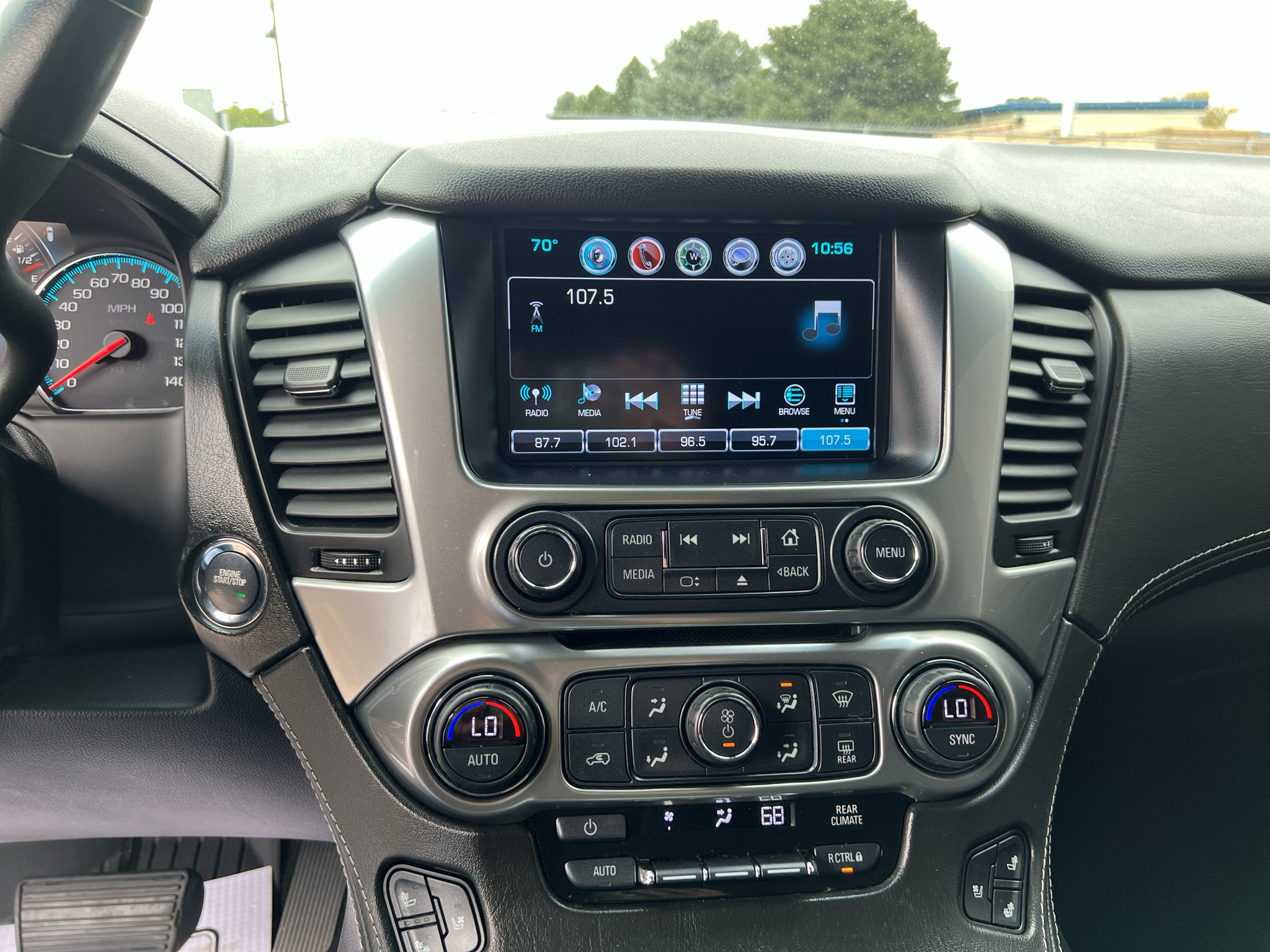 Used 2018 Chevrolet Tahoe Premier AWD/4WD image 16