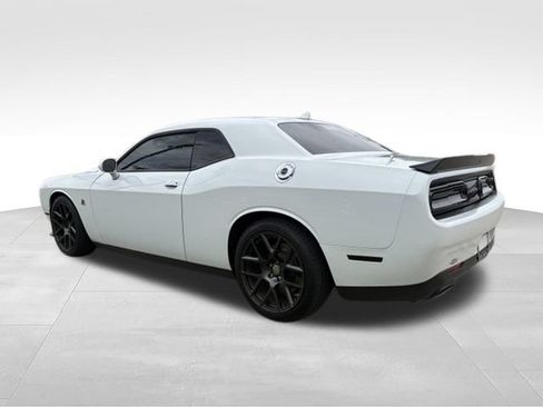 Used 2016 Dodge Challenger R/T Scat Pack w/ Leather Interior Group RWD image 2
