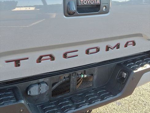 Certified 2020 Toyota Tacoma TRD Sport w/ TRD Premium Sport Package AWD/4WD image 26
