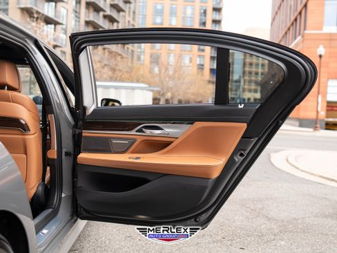 Used 2022 BMW 750i xDrive xDrive M SPORT LINE w/ Executive Package image 45