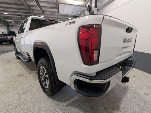 Used 2024 GMC Sierra 2500 SLE w/ SLE Convenience Package AWD/4WD image 6