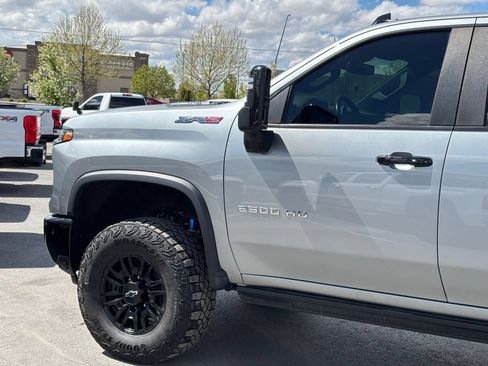 Used 2024 Chevrolet Silverado 2500 ZR2 AWD/4WD image 6