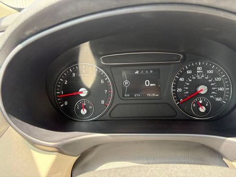 Used 2018 Kia Sorento FWD image 11