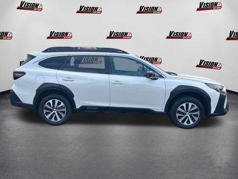 Used 2023 Subaru Outback Premium image 4