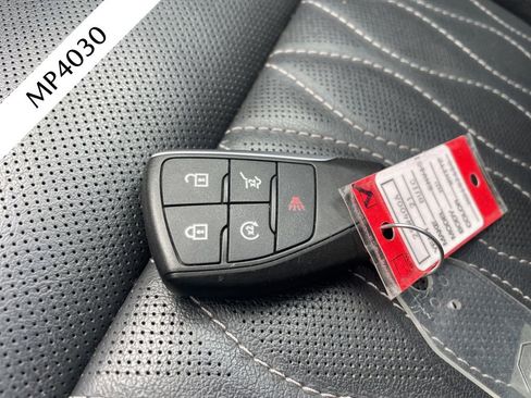 Used 2021 Buick Envision Avenir w/ Technology Package II image 43