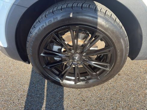 Used 2023 Kia Telluride LX image 9