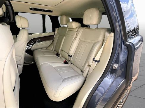 Used 2026 Land Rover Range Rover SE AWD/4WD image 21